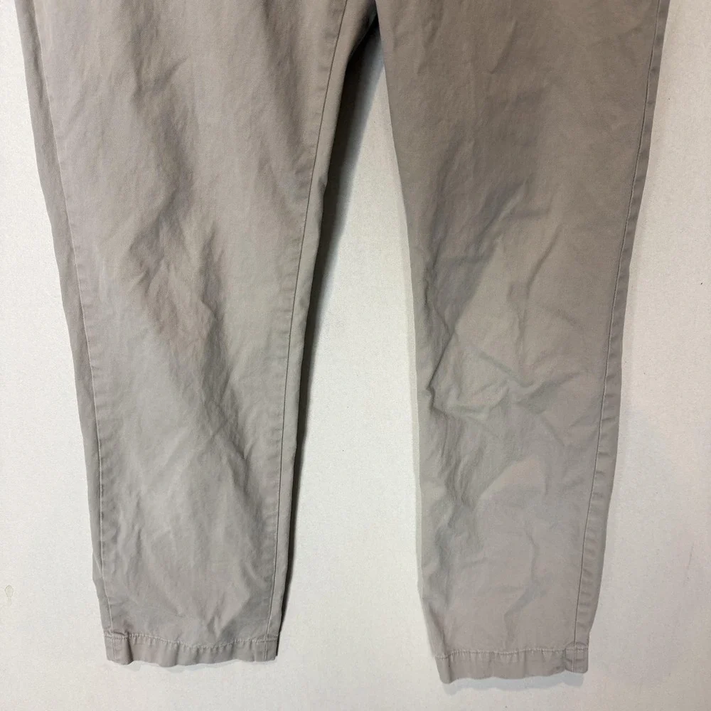 Banana Republic brand banana